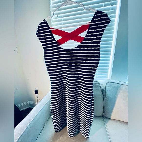 Day dress by Guess - Picture 1 of 1